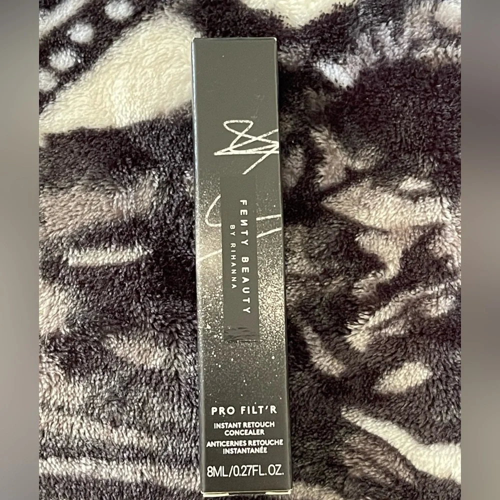 Fenty 190 Pro Filt'r Instant Retouch Concealer